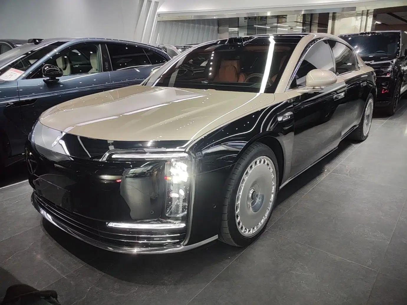 Hima S800 2025 Model, Range-Extended Starlight Executive Edition, 4 Seats — миниатюра 1