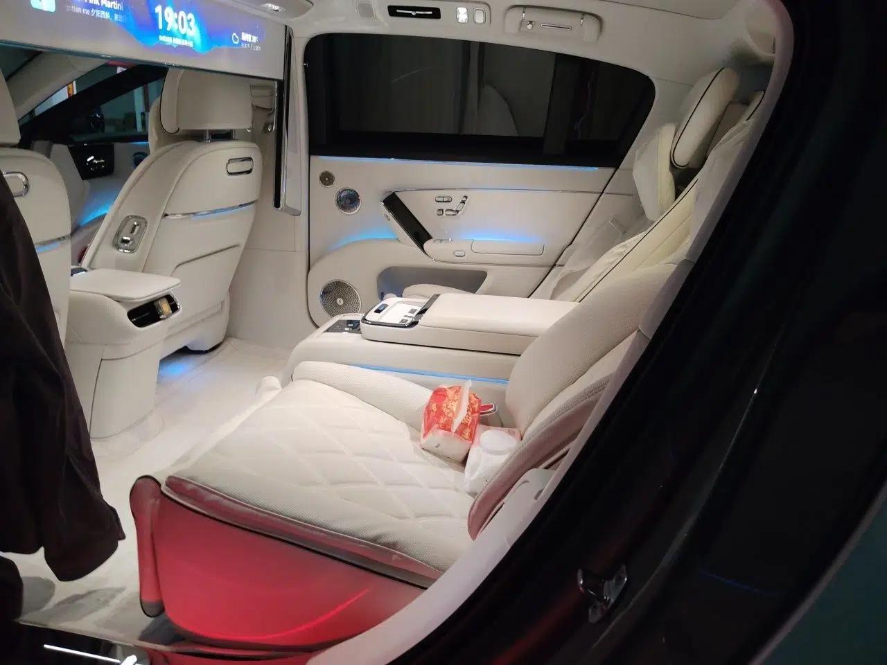 Hima S800 2025 Model, Range-Extended Starlight Executive Edition, 4 Seats — миниатюра 17