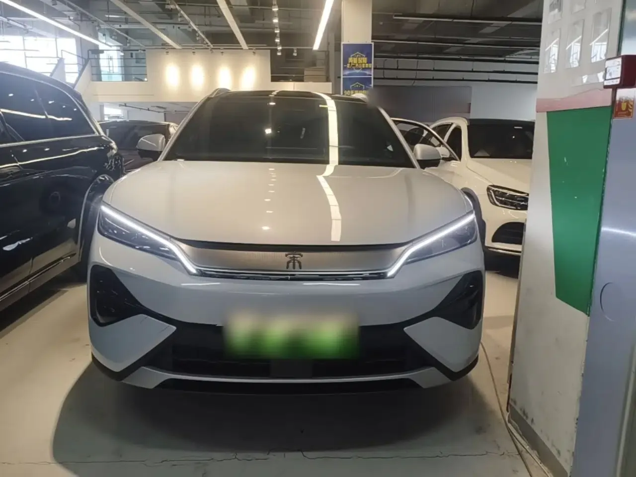 BYD Song Ultra EV 2026 Model 710KM Excellence Version — миниатюра 2