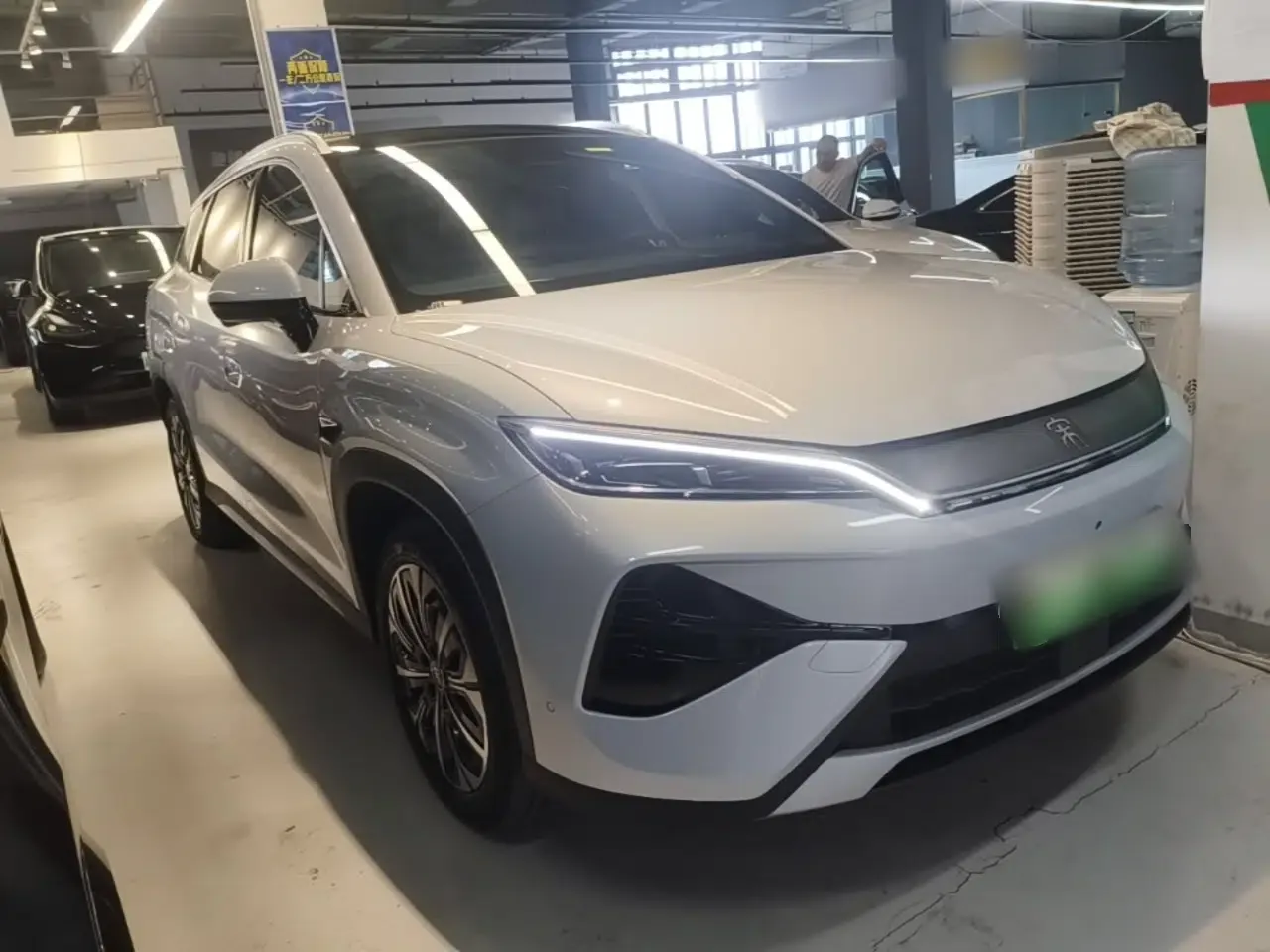BYD Song Ultra EV 2026 Model 710KM Excellence Version — миниатюра 3
