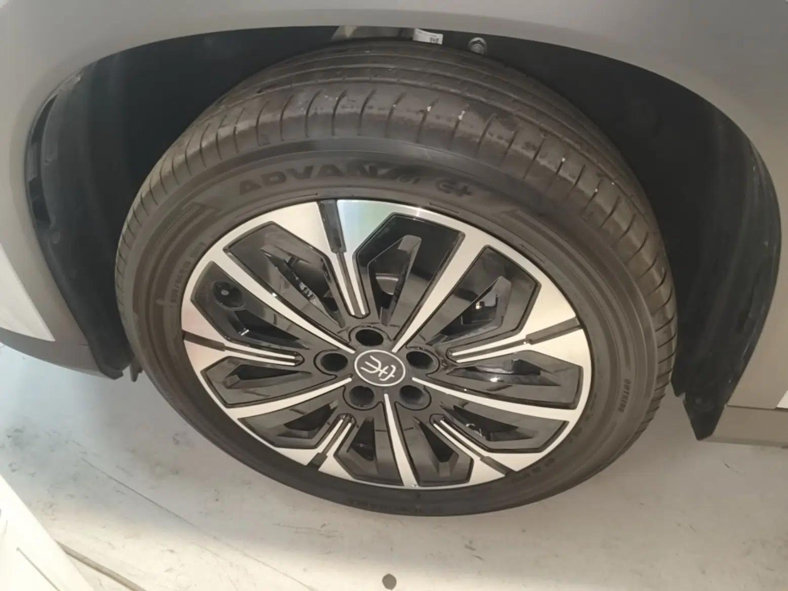 BYD Song Ultra EV 2026 Model 710KM Excellence Version — миниатюра 10