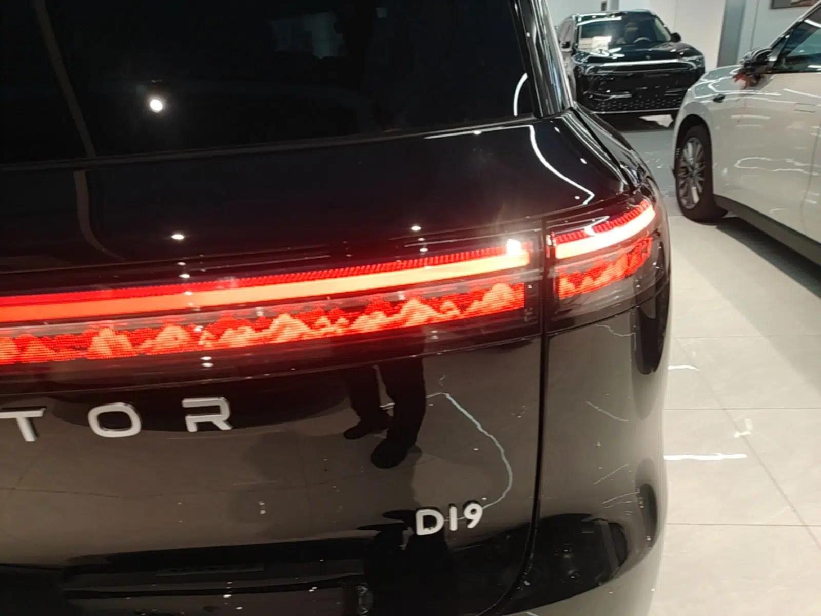 Leapmotor D19 2026 Range-Extended 500 Smart Luxury Edition Seven-Seat — миниатюра 9