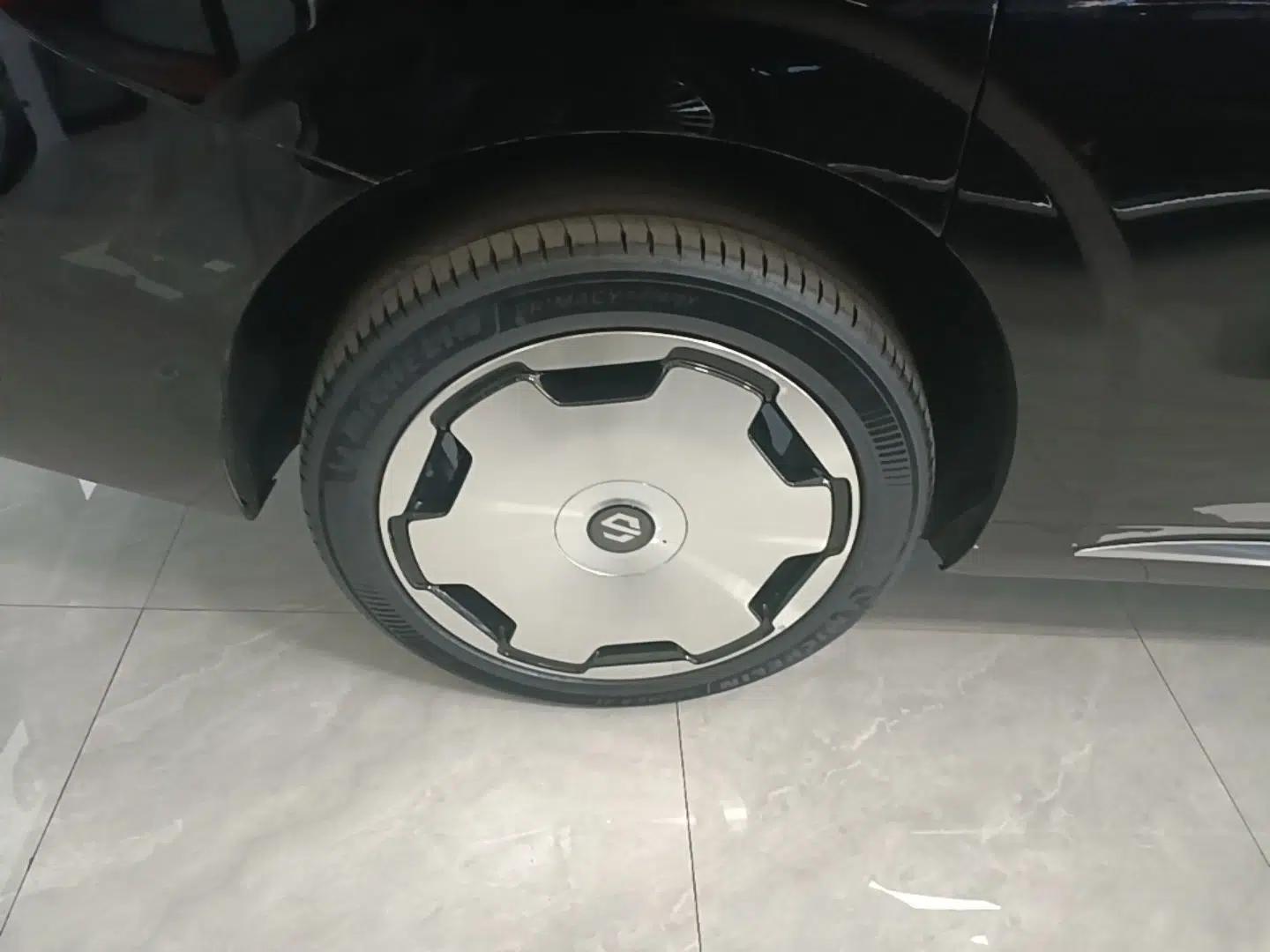Leapmotor D19 2026 Pure Electric 720 Smart Luxury Edition Six-Seat — миниатюра 11