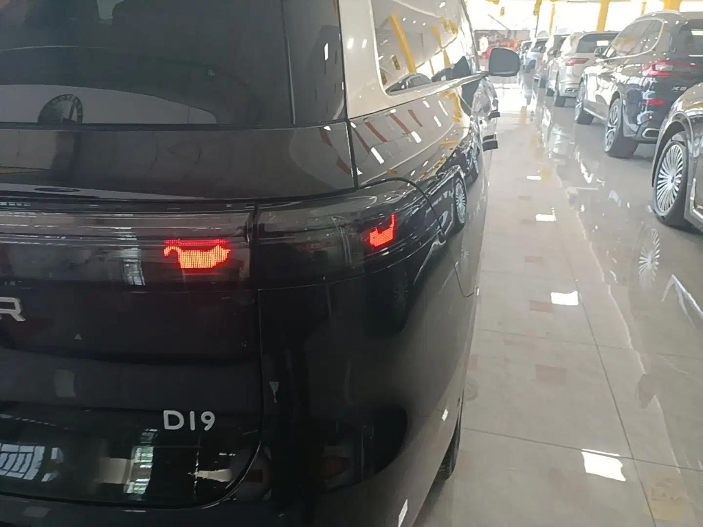 Leapmotor D19 2026 Pure Electric 720 Smart Luxury Edition Six-Seat — миниатюра 14