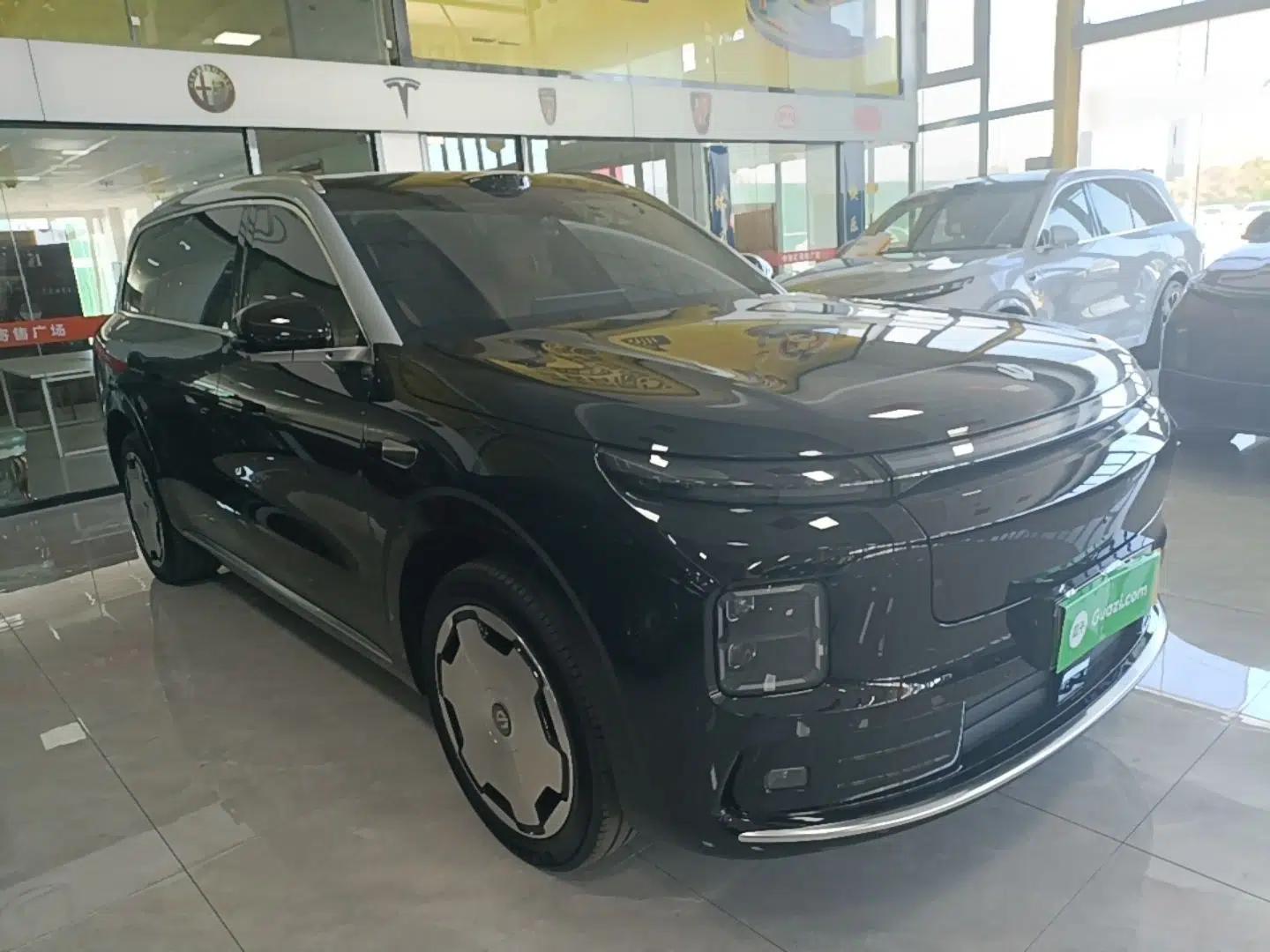 Leapmotor D19 2026 Pure Electric 720 Smart Luxury Edition Six-Seat — миниатюра 3