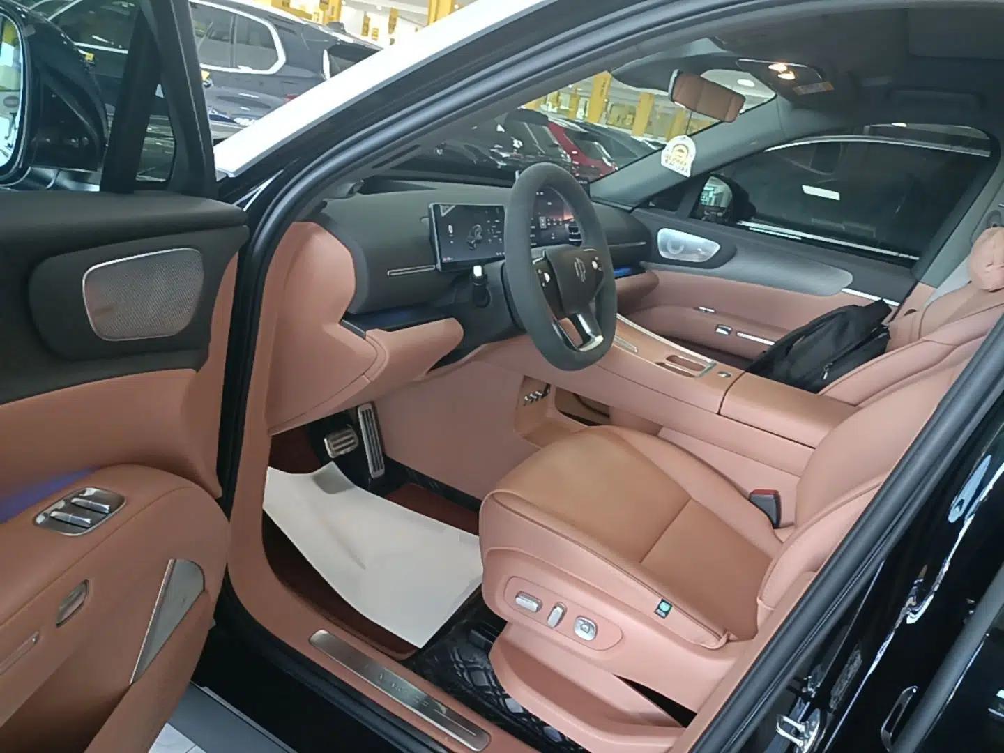 Leapmotor D19 2026 Pure Electric 720 Smart Luxury Edition Six-Seat — миниатюра 23