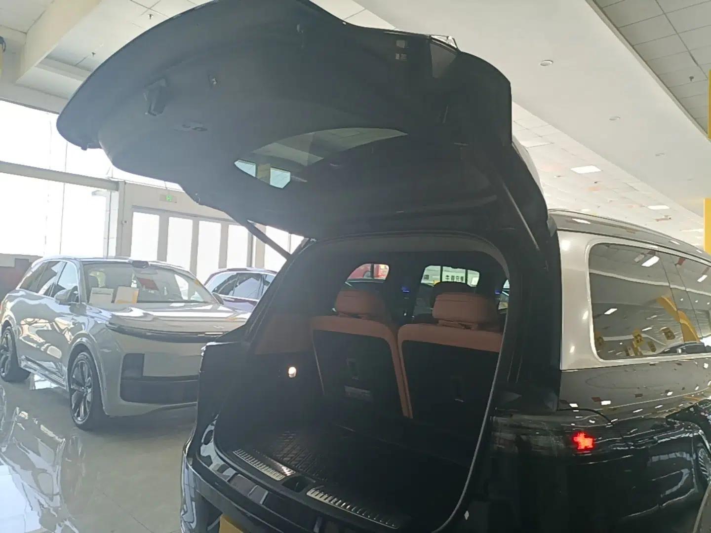Leapmotor D19 2026 Pure Electric 720 Smart Luxury Edition Six-Seat — миниатюра 27