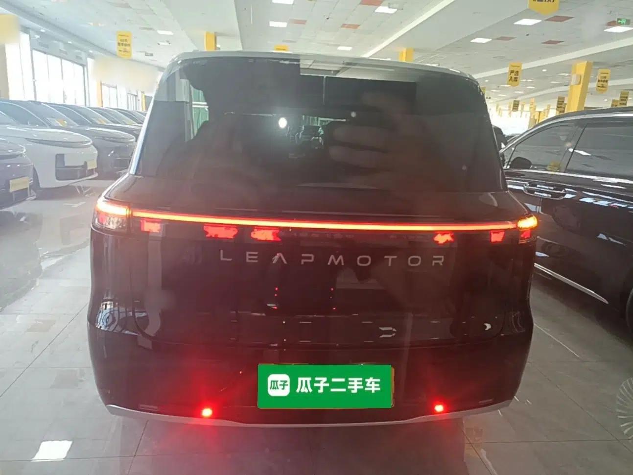 Leapmotor D19 2026 Pure Electric 720 Smart Luxury Edition Six-Seat — миниатюра 5