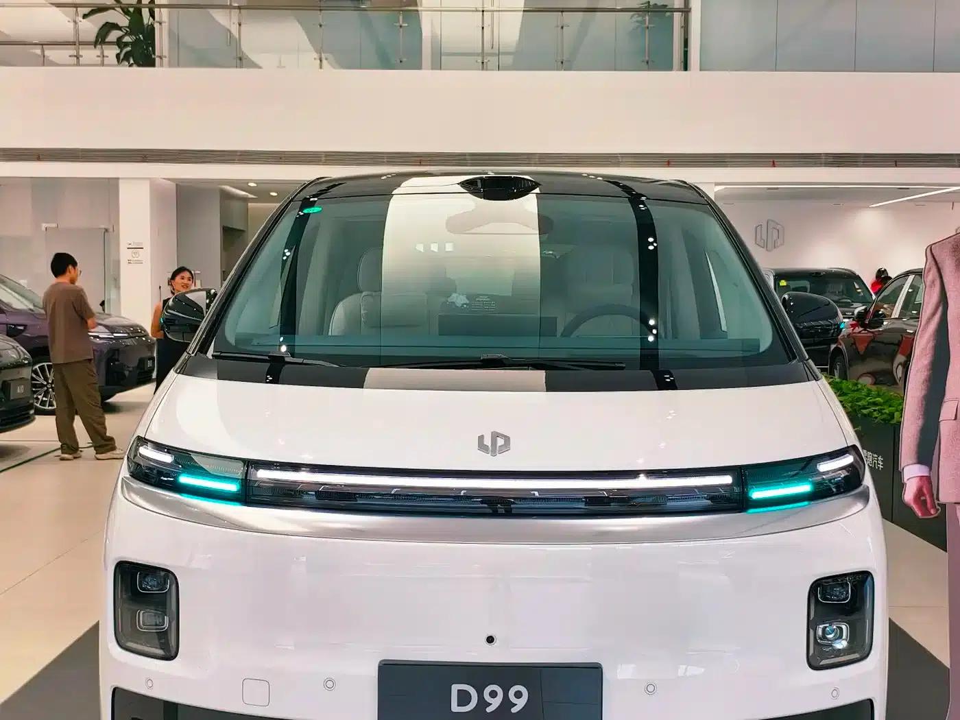 Leapmotor D99 2026 Pure Electric 700 Smart Edition — миниатюра 1