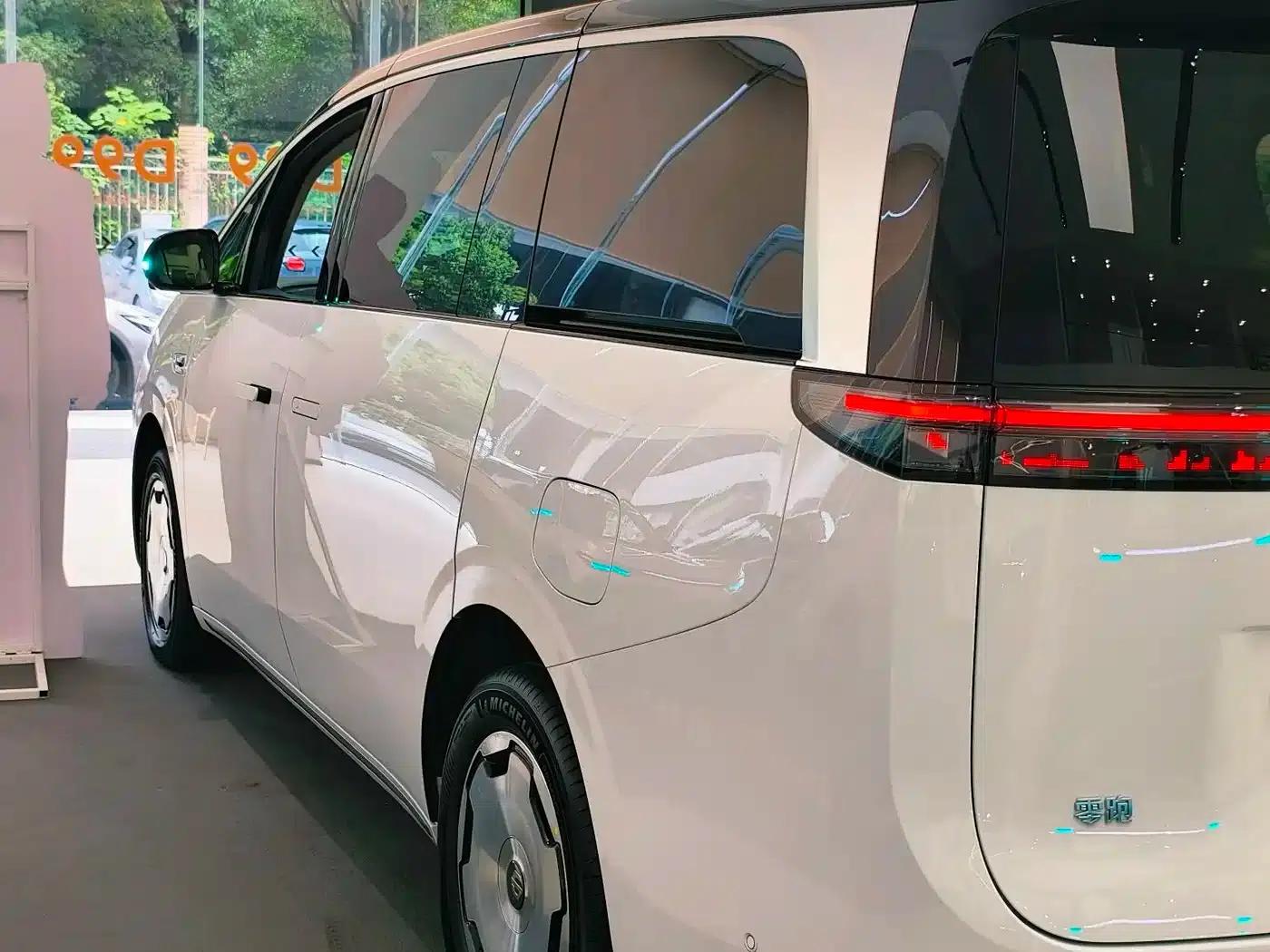 Leapmotor D99 2026 Pure Electric 700 Smart Edition — миниатюра 5