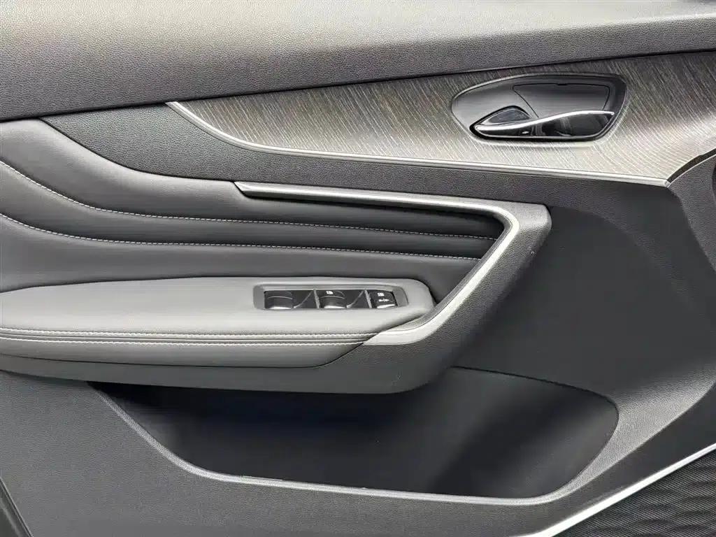 Venucia V DD-i 2023 Model 60km iD Edition — миниатюра 4