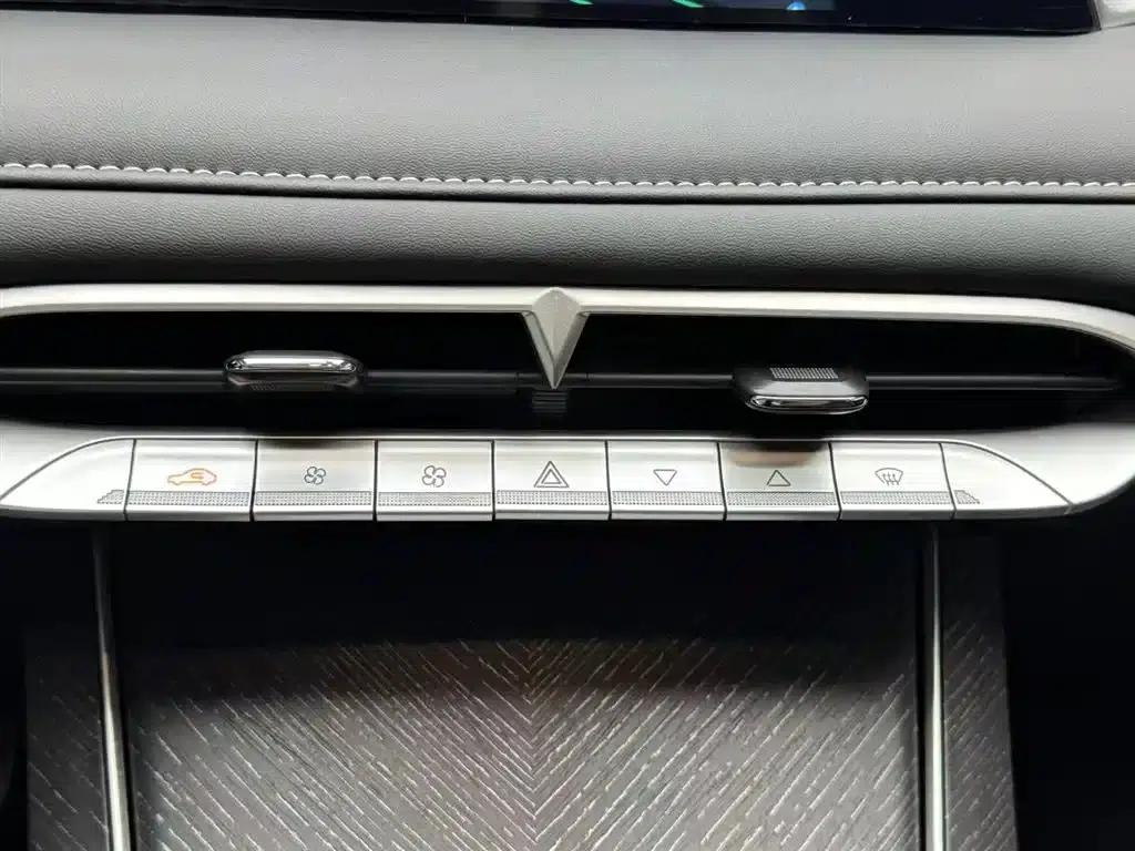 Venucia V DD-i 2023 Model 60km iD Edition — миниатюра 8