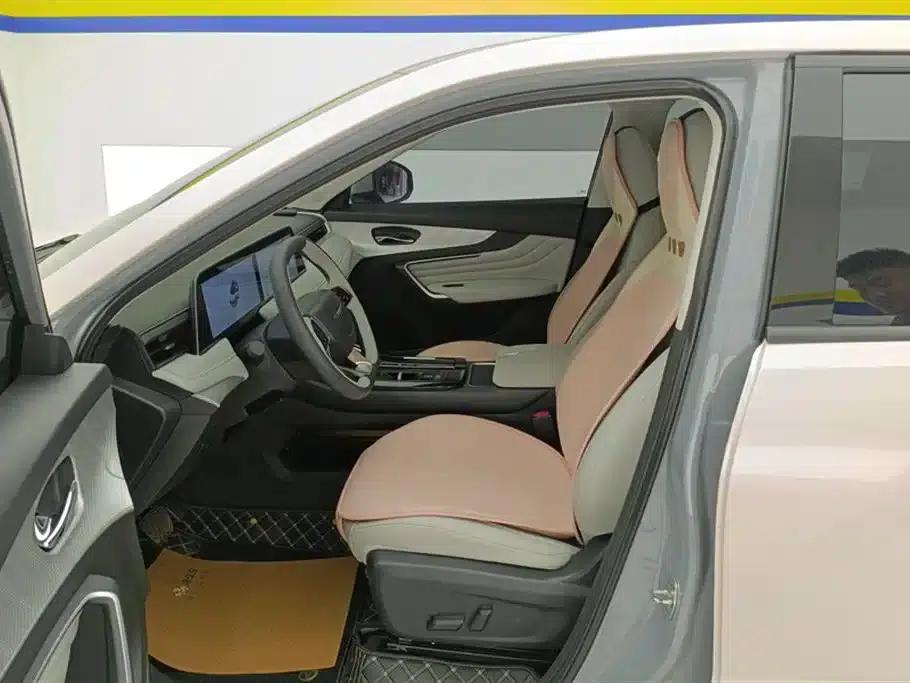 Venucia V DD-i 2023 Model 110km iE Edition — миниатюра 9
