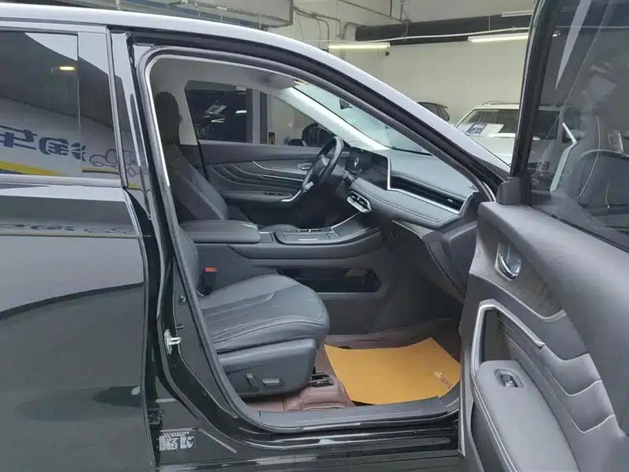 Venucia V DD-i 2023 Model 110km iE Edition — миниатюра 8