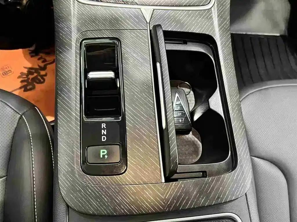 Venucia V DD-i 2023 Model 110km iE Edition — миниатюра 17