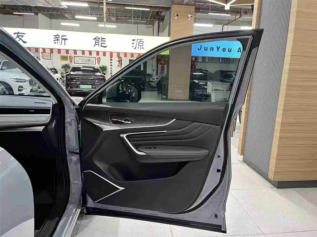 Venucia V DD-i 2023 Model 110km iE Edition — миниатюра 8