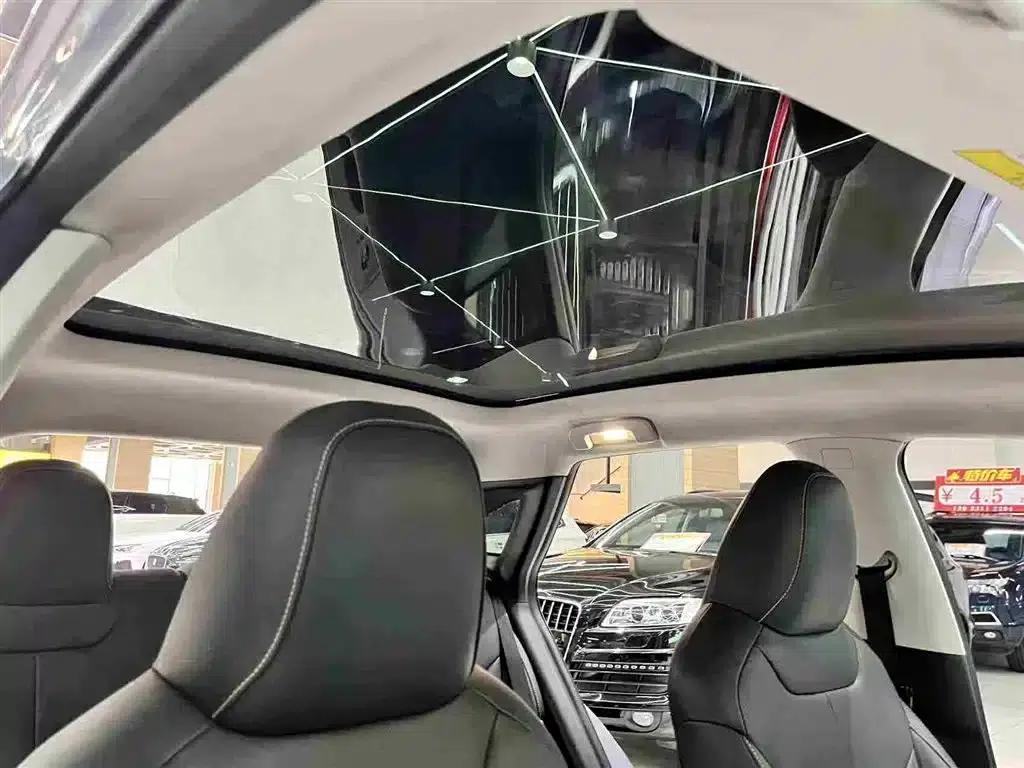 Venucia V DD-i 2023 Model 110km iE Edition — миниатюра 9