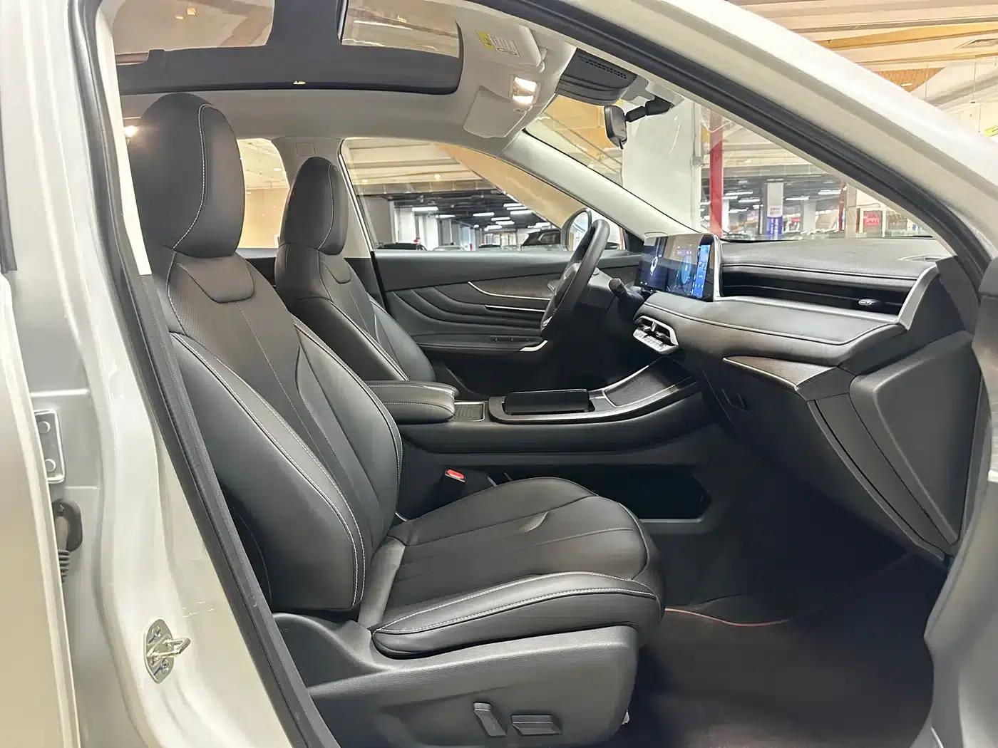 Venucia V DD-i 2023 Model 110km iE Edition — миниатюра 16