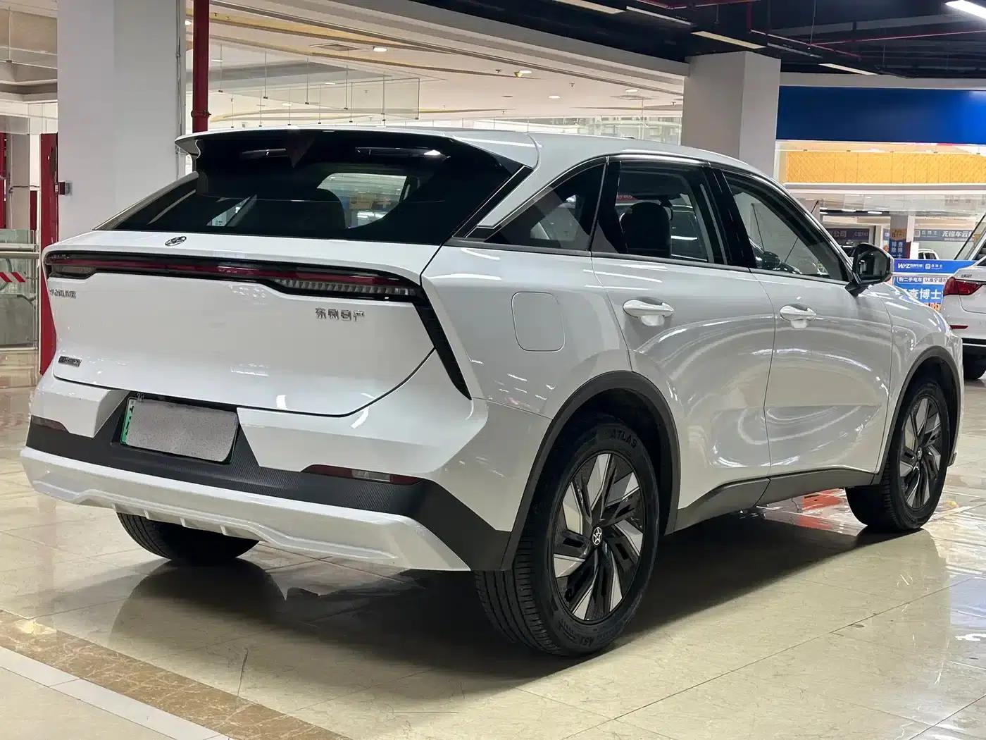 Venucia V DD-i 2023 Model 110km iE Edition — миниатюра 6