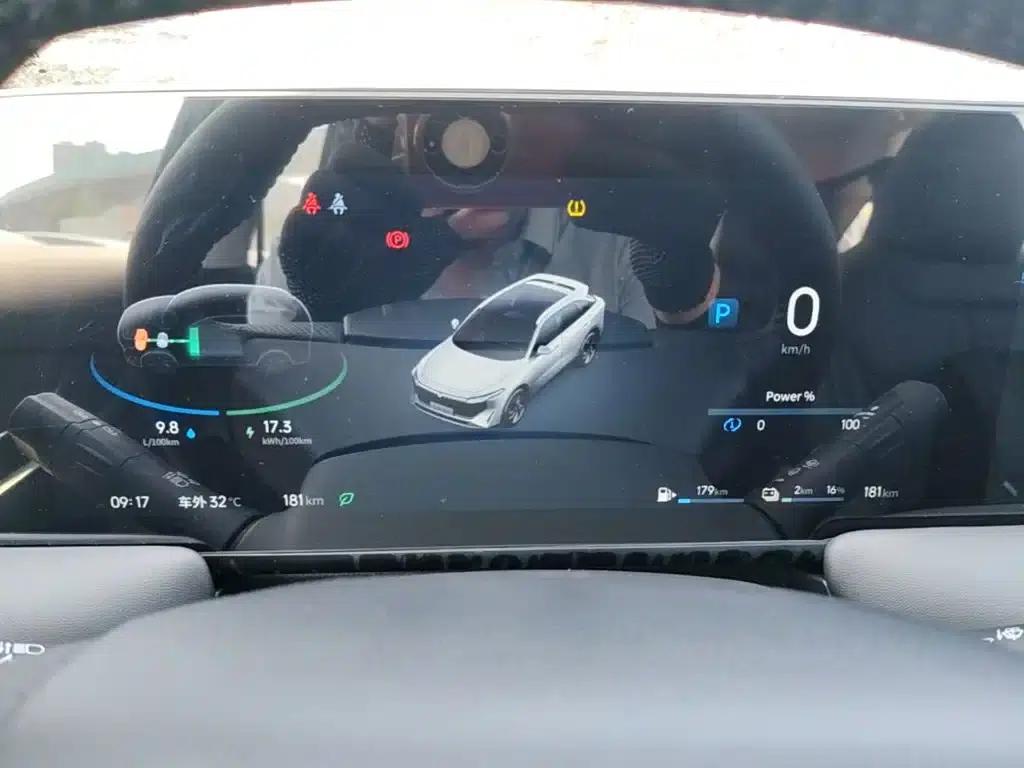 Venucia V DD-i 2023 Model 110km iT Edition — миниатюра 12