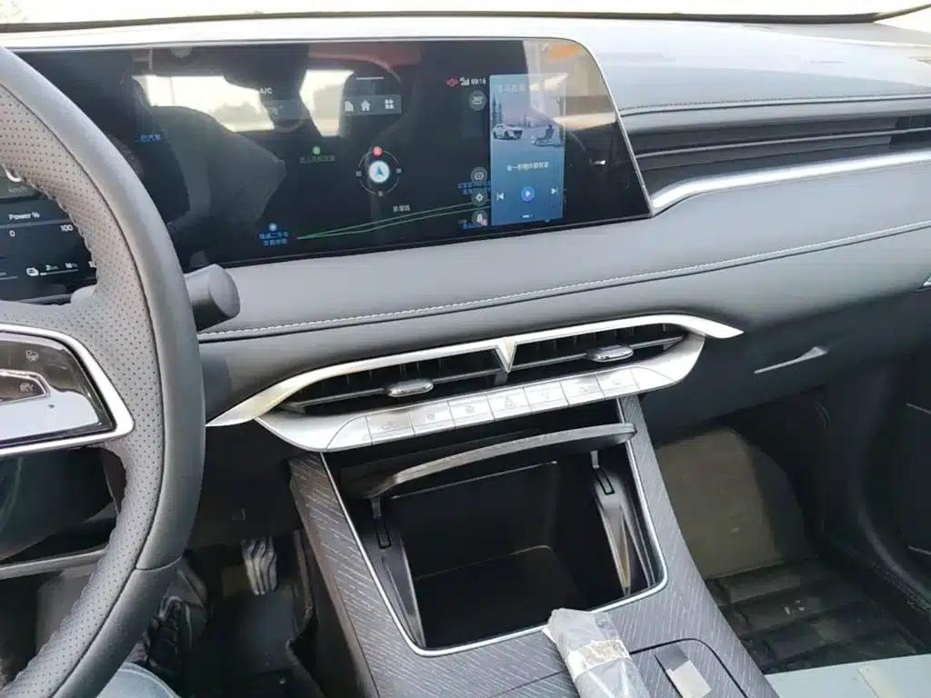 Venucia V DD-i 2023 Model 110km iT Edition — миниатюра 13