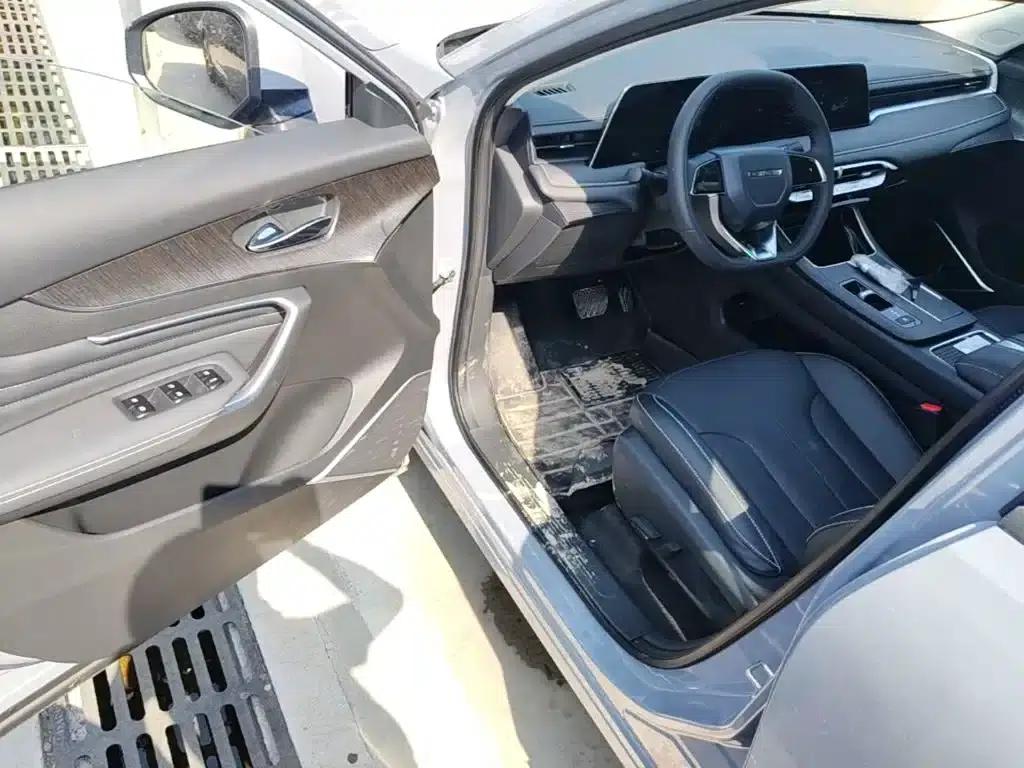 Venucia V DD-i 2023 Model 110km iT Edition — миниатюра 16