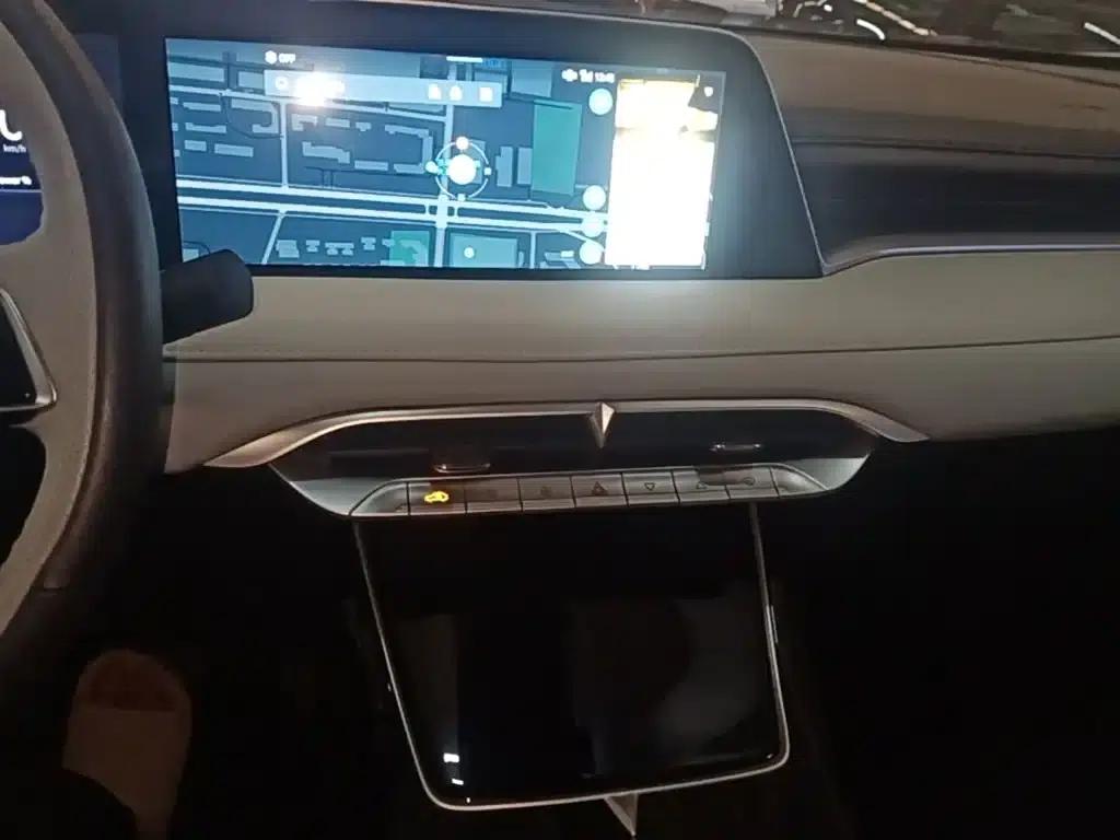 Venucia V DD-i 2023 Model 110km iE Edition — миниатюра 13