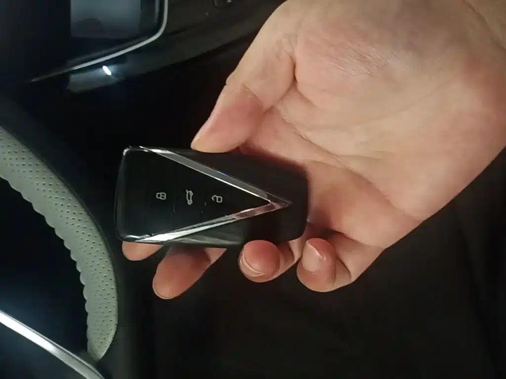 Venucia V DD-i 2023 Model 110km iE Edition — миниатюра 9