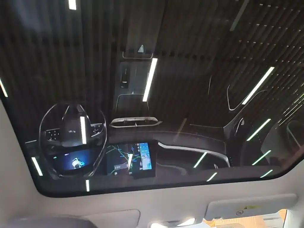 Venucia V DD-i 2023 Model 60km iD Edition — миниатюра 18