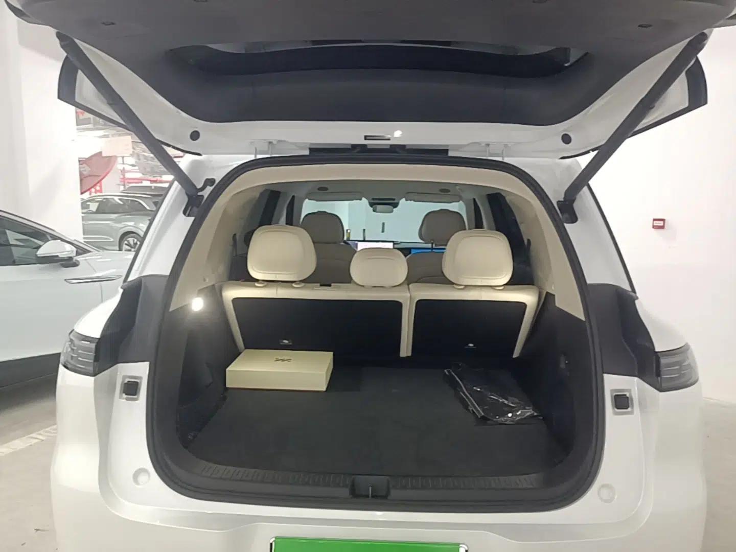 IM Zhiji LS8 2026 Model 66 Ultra Tech Flagship Five-Seat — миниатюра 27