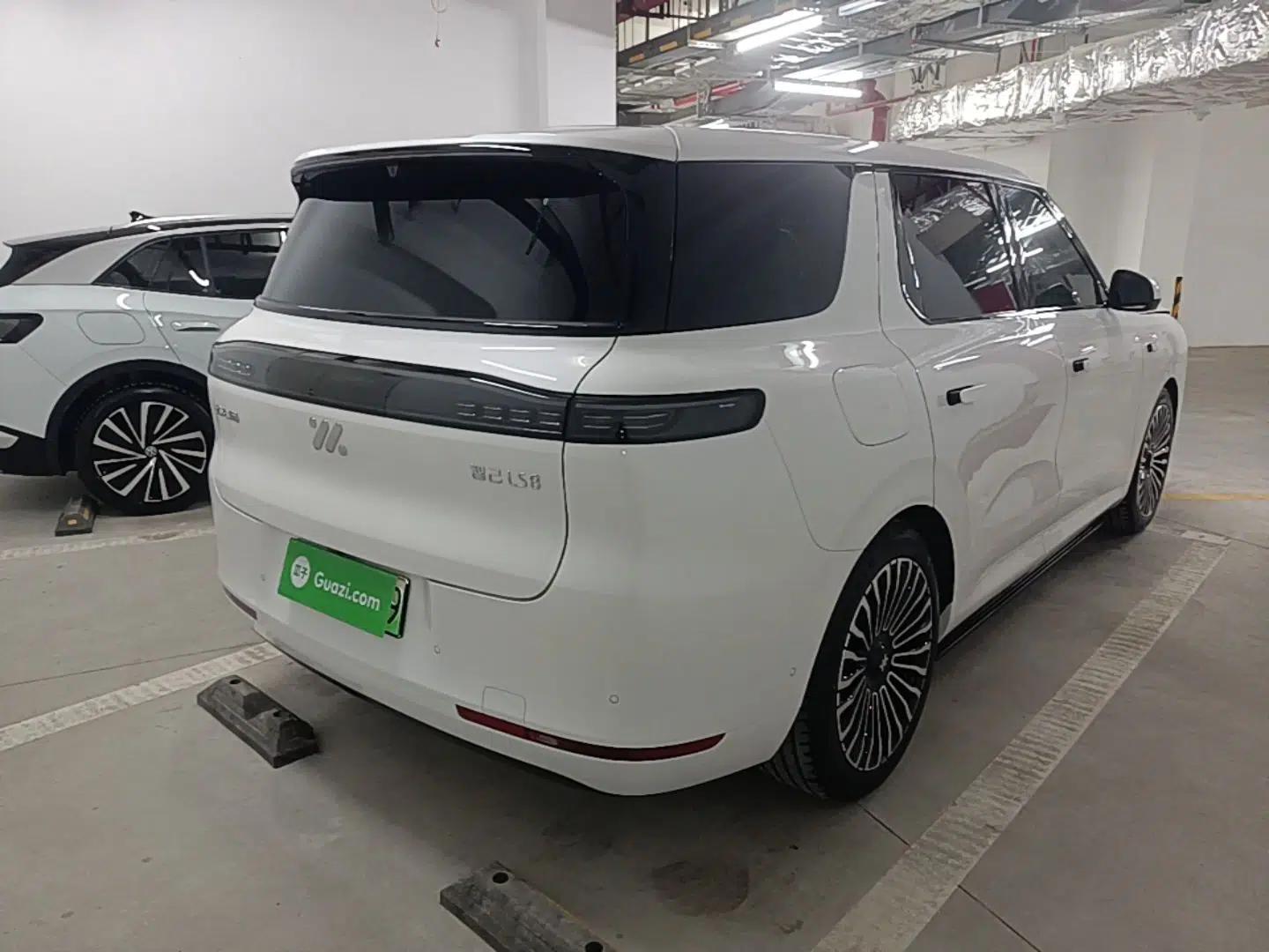 IM Zhiji LS8 2026 Model 66 Ultra Tech Flagship Five-Seat — миниатюра 6