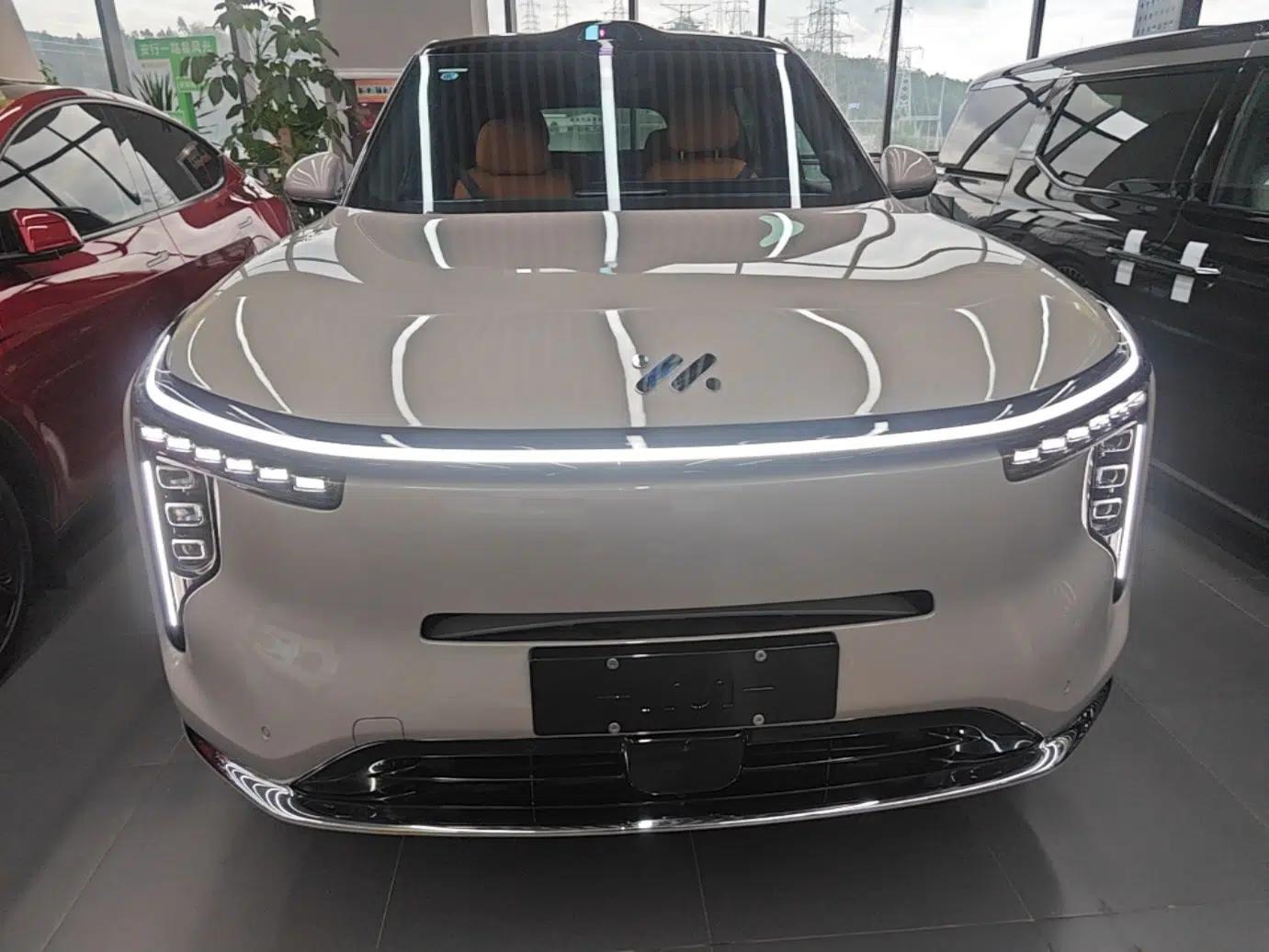 IM Zhiji LS8 2026 Model 52 Max+ Luxury Six-Seat — миниатюра 2