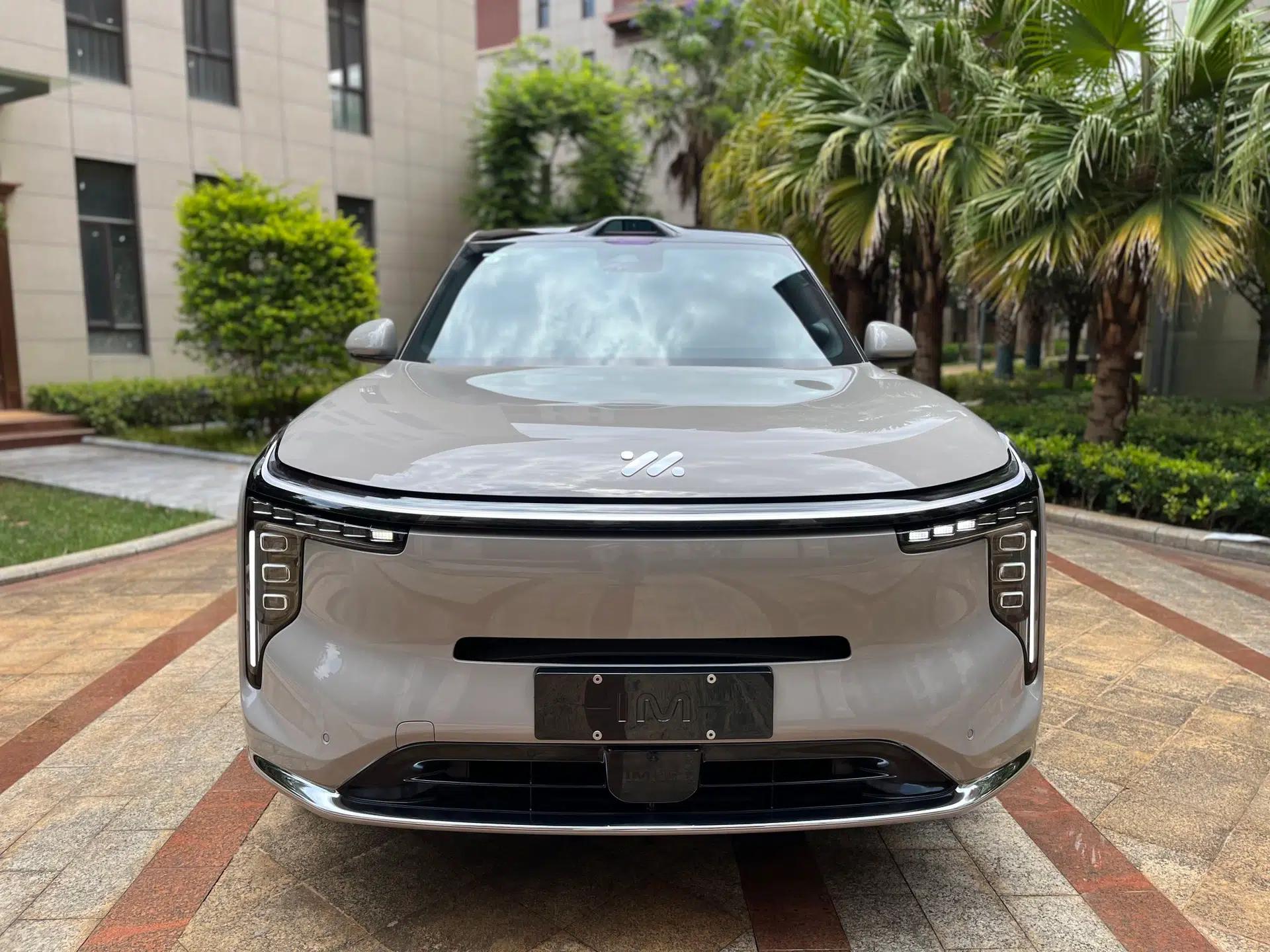 IM Zhiji LS8 2026 Model 52 Max+ Luxury Six-Seat — миниатюра 13