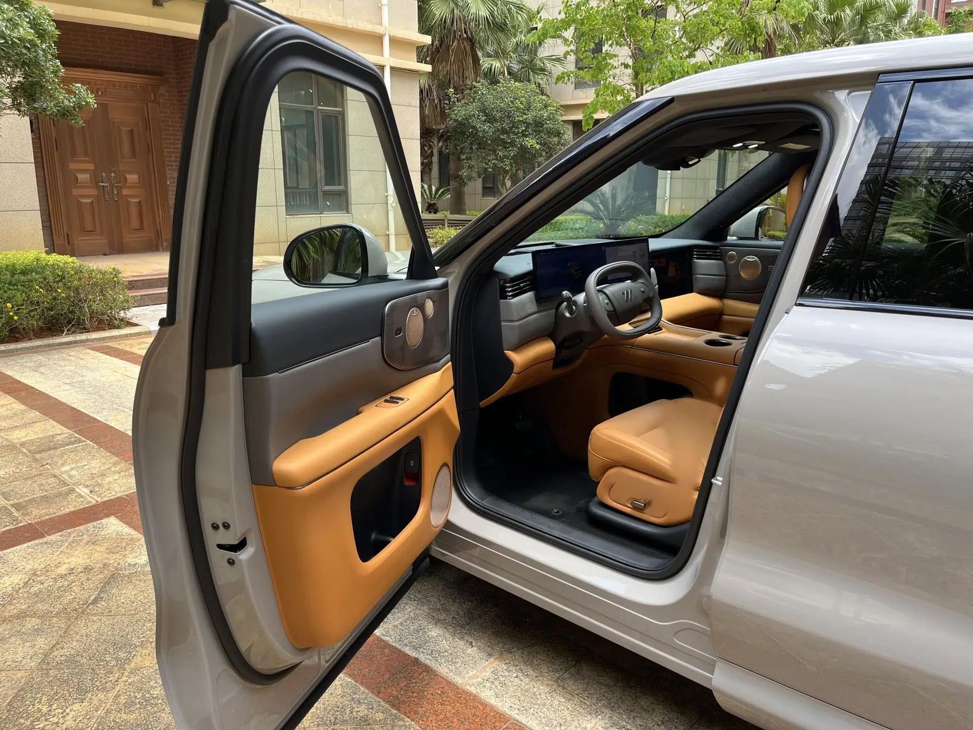IM Zhiji LS8 2026 Model 52 Max+ Luxury Six-Seat — миниатюра 34