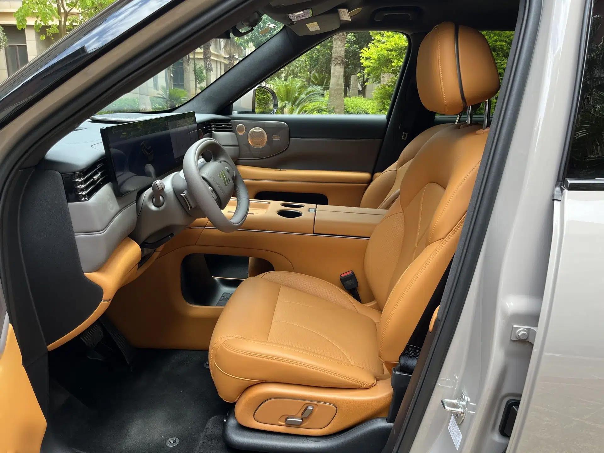 IM Zhiji LS8 2026 Model 52 Max+ Luxury Six-Seat — миниатюра 35