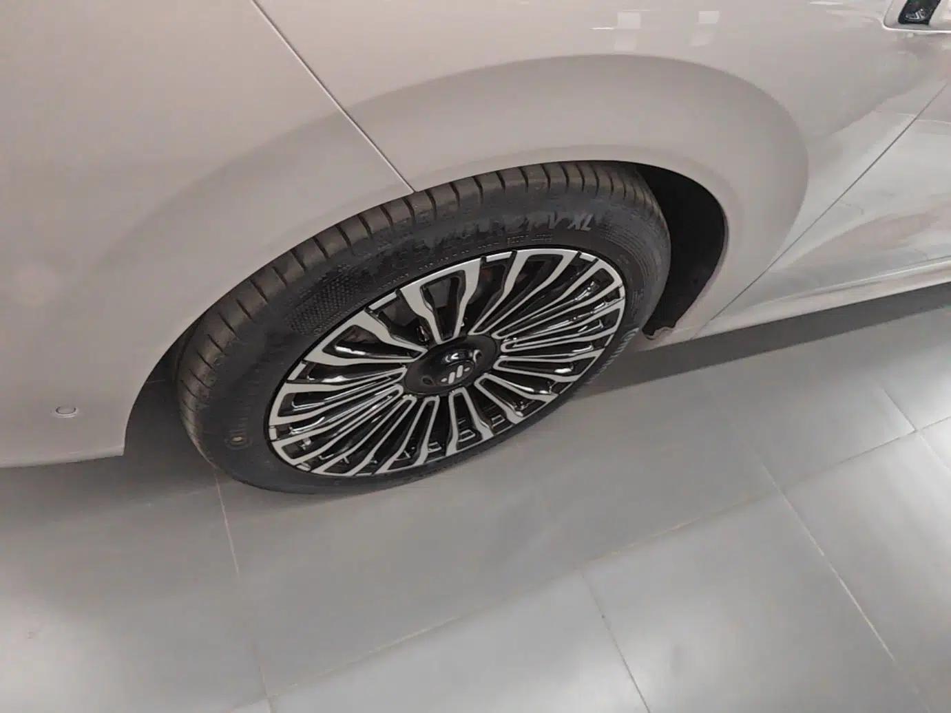 IM Zhiji LS8 2026 Model 52 Max+ Luxury Six-Seat — миниатюра 10