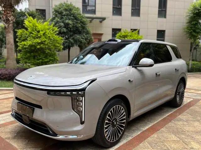 IM Zhiji LS8 2026 Model 52 Max+ Luxury Six-Seat