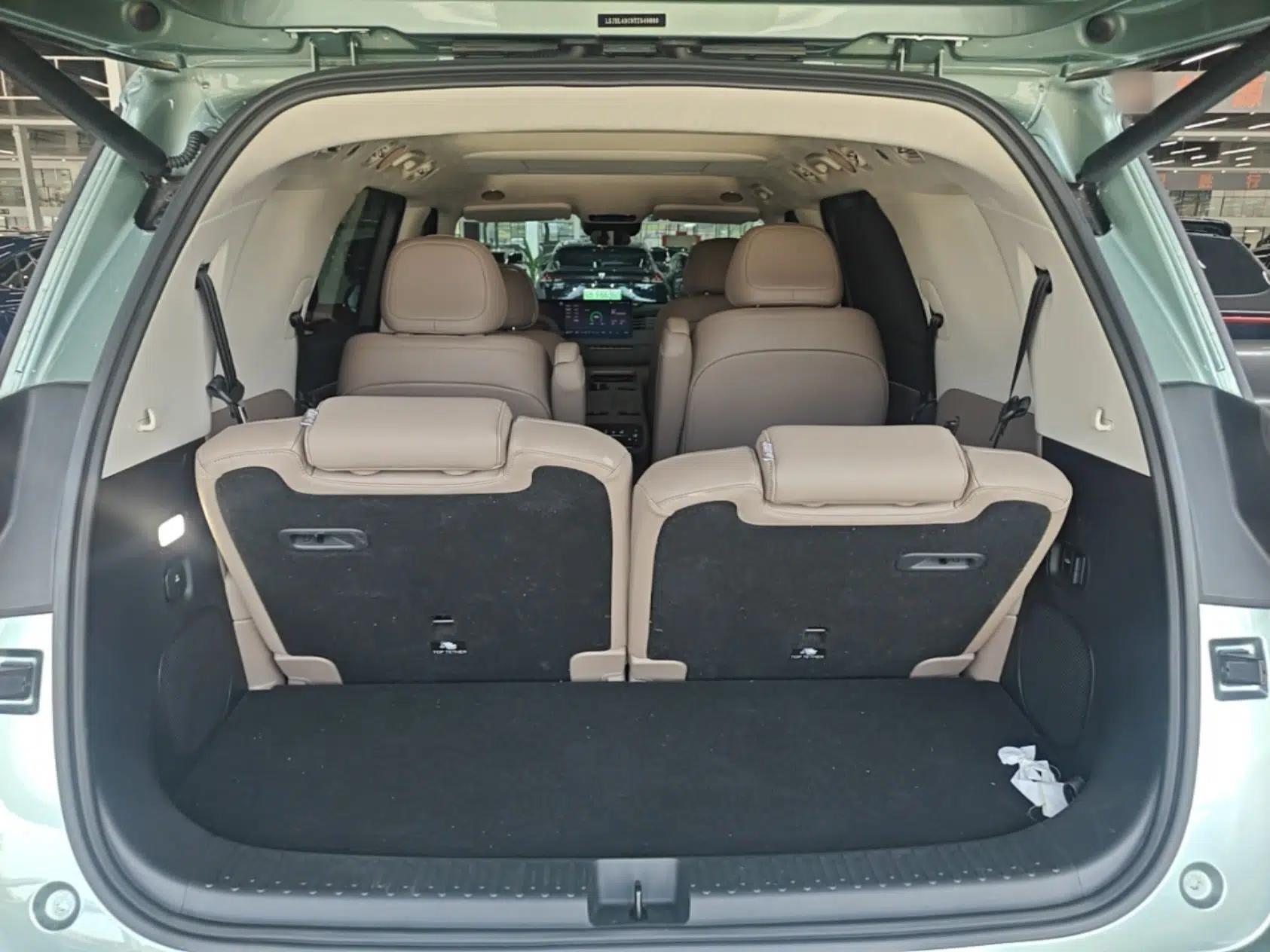 IM Zhiji LS8 2026 Model 66 Ultra Luxury Six-Seat — миниатюра 27