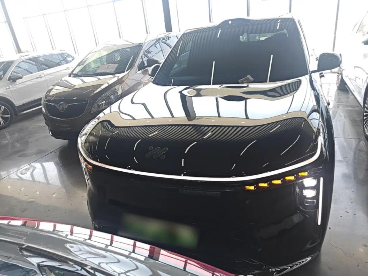 IM Zhiji LS8 2026 Model 52 Max+ Luxury Six-Seat — миниатюра 2