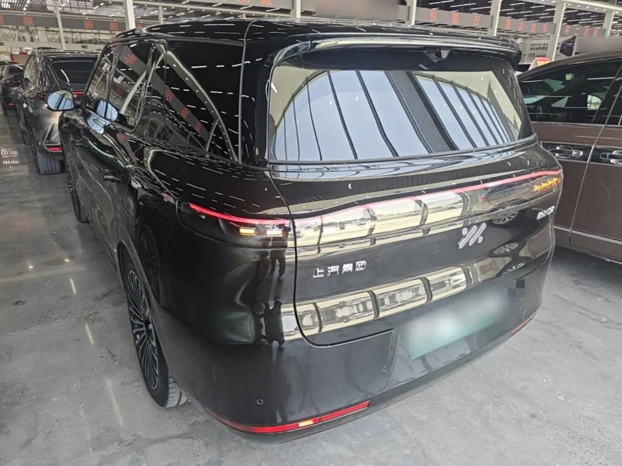 IM Zhiji LS8 2026 Model 52 Max+ Luxury Six-Seat — миниатюра 4