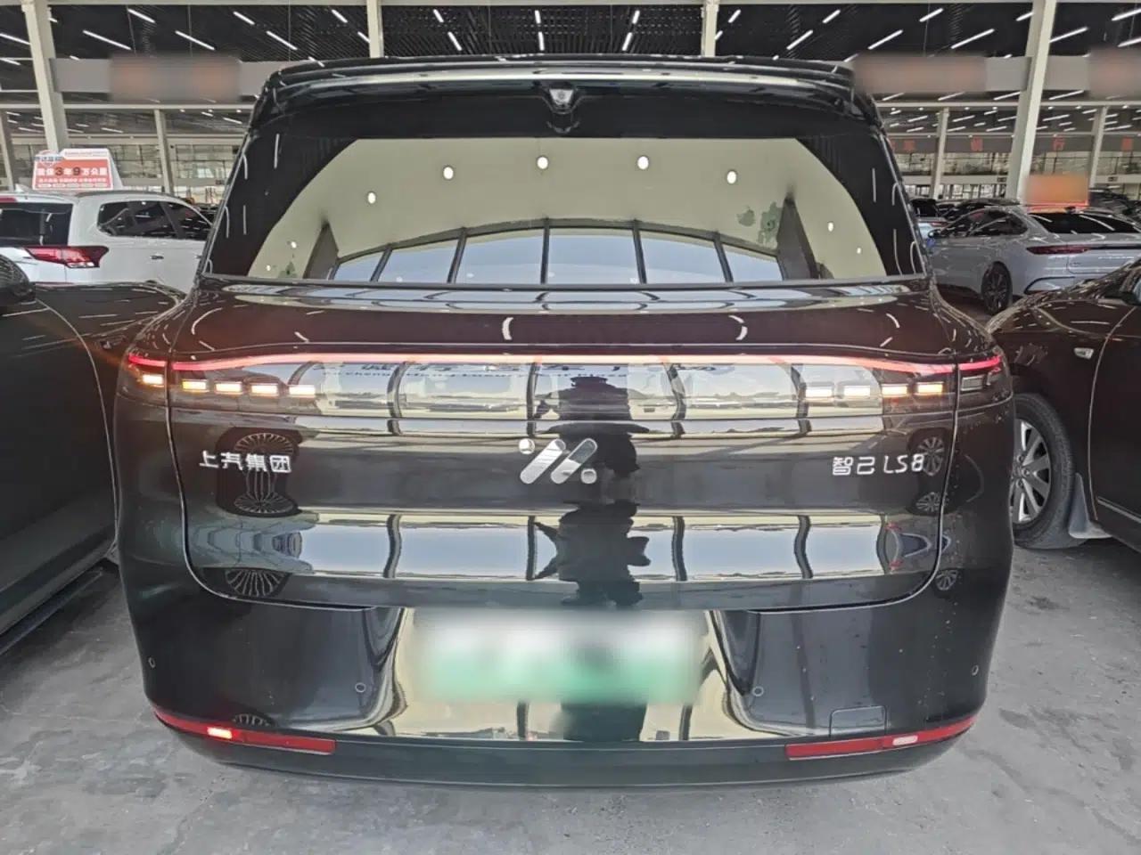IM Zhiji LS8 2026 Model 52 Max+ Luxury Six-Seat — миниатюра 5
