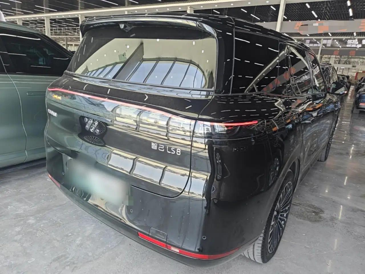 IM Zhiji LS8 2026 Model 52 Max+ Luxury Six-Seat — миниатюра 6