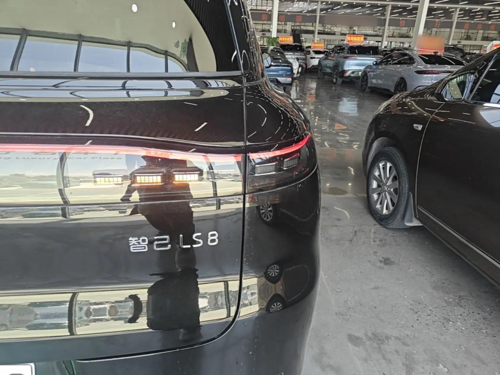 IM Zhiji LS8 2026 Model 52 Max+ Luxury Six-Seat — миниатюра 9