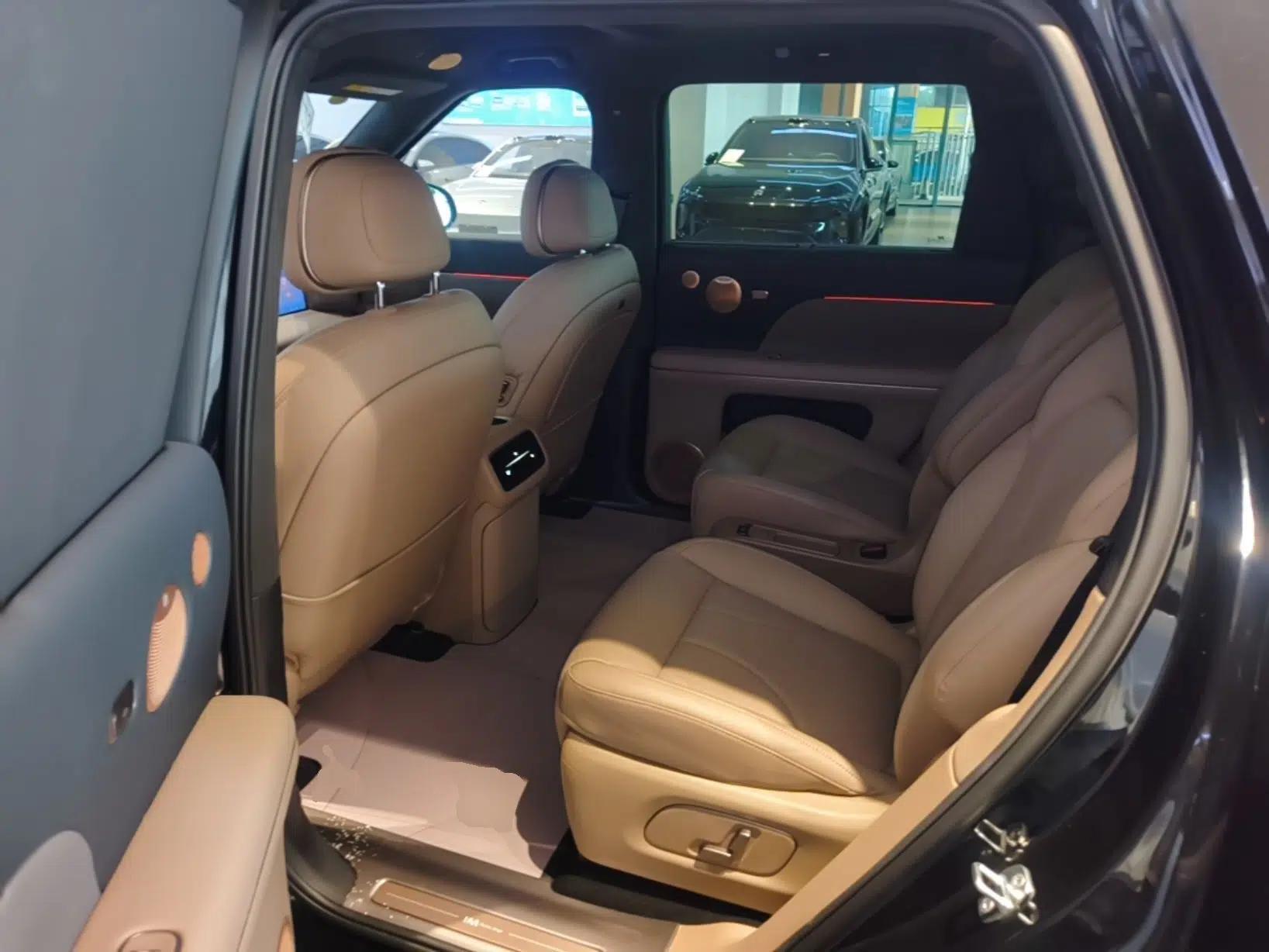 IM Zhiji LS8 2026 Model 66 Ultra Luxury Six-Seat — миниатюра 20