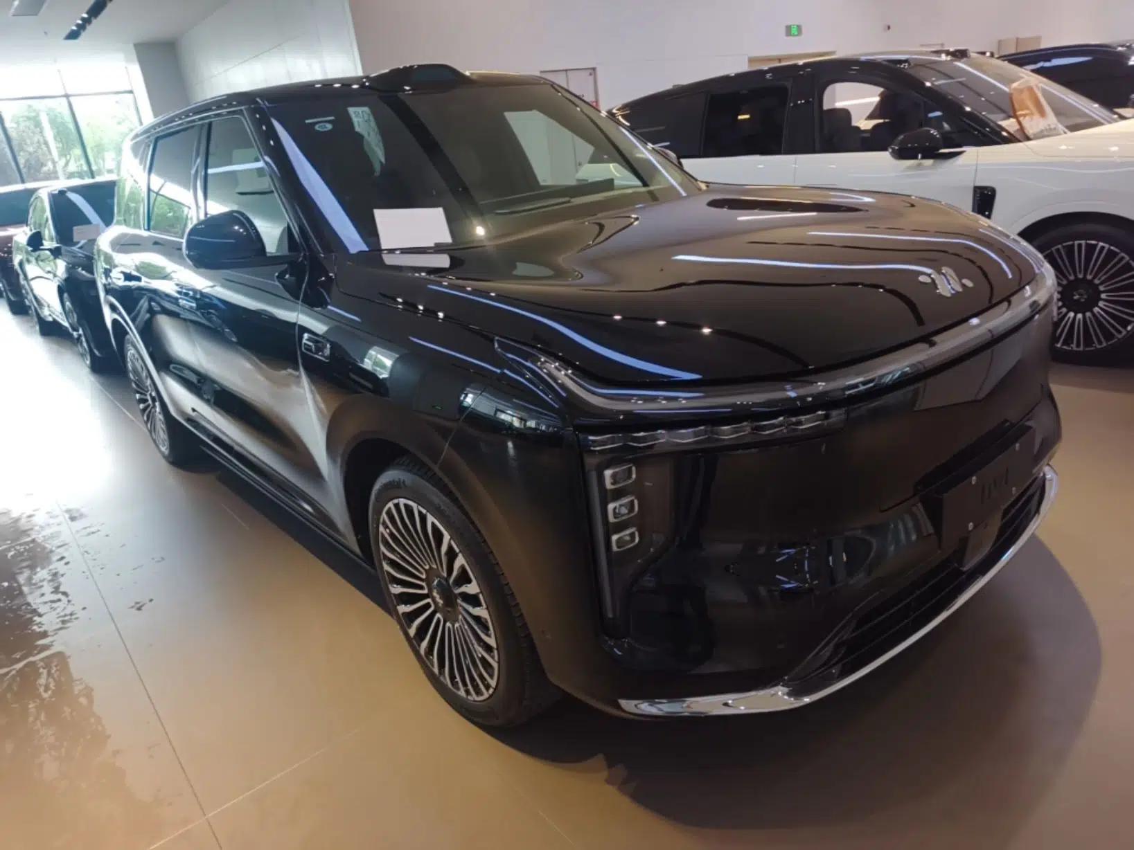 IM Zhiji LS8 2026 Model 66 Ultra Luxury Six-Seat — миниатюра 3