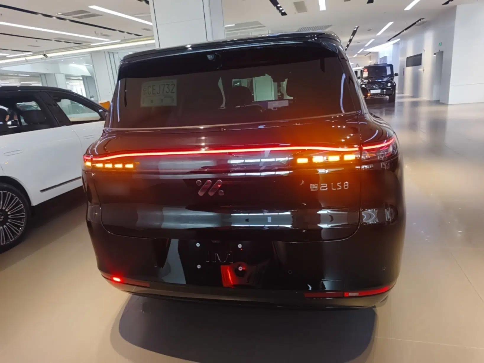 IM Zhiji LS8 2026 Model 66 Ultra Luxury Six-Seat — миниатюра 5
