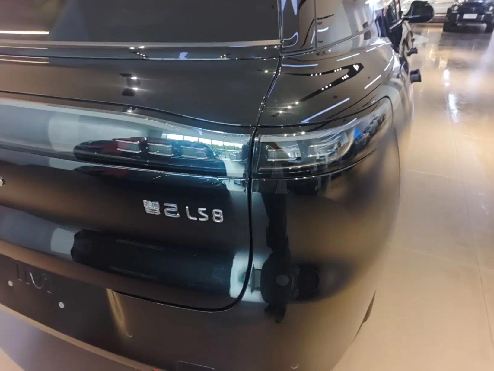 IM Zhiji LS8 2026 Model 66 Ultra Luxury Six-Seat — миниатюра 9