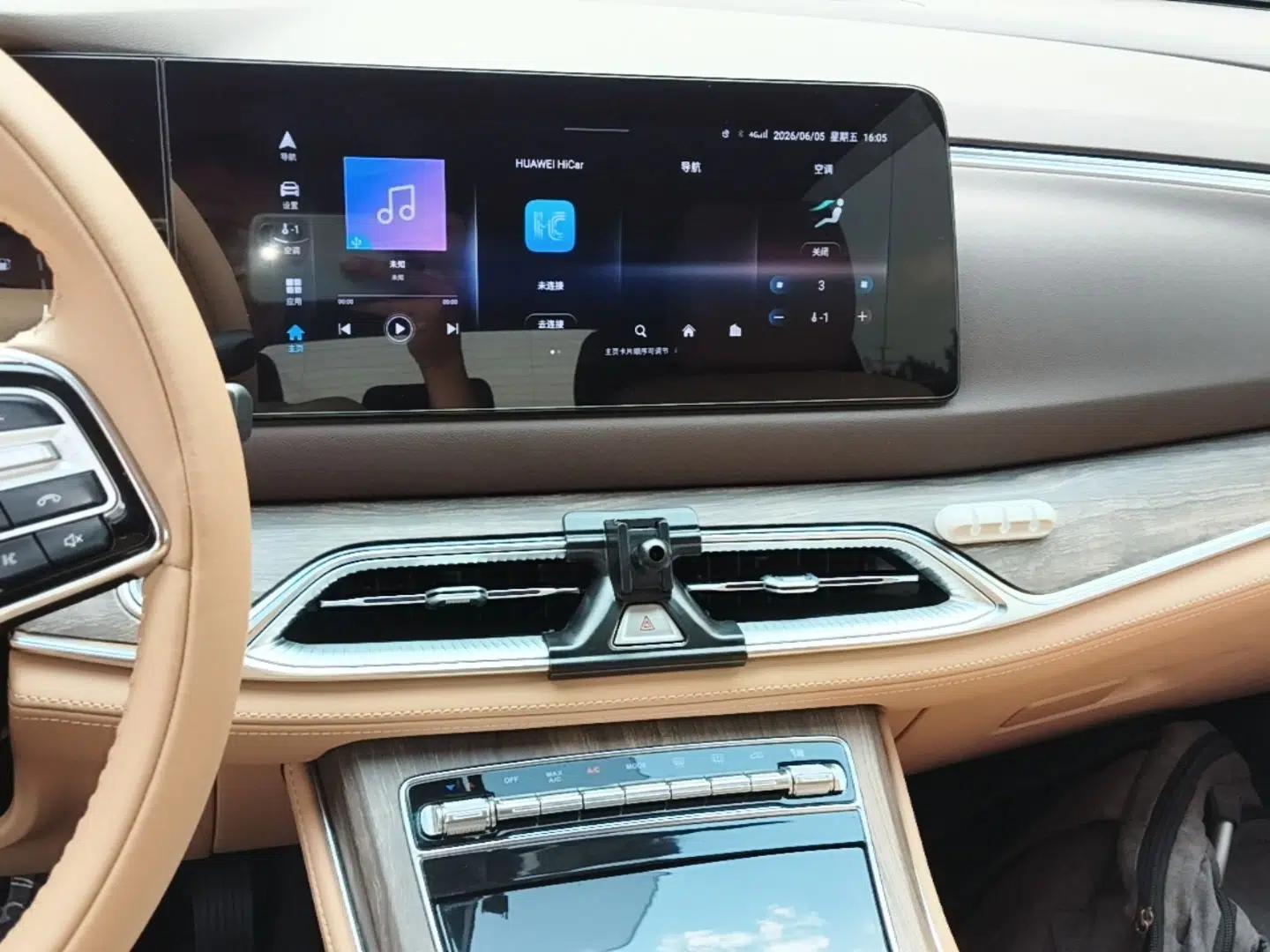 Landian E5 2024 Honor Edition 100KM Deluxe 7-Seater — миниатюра 25