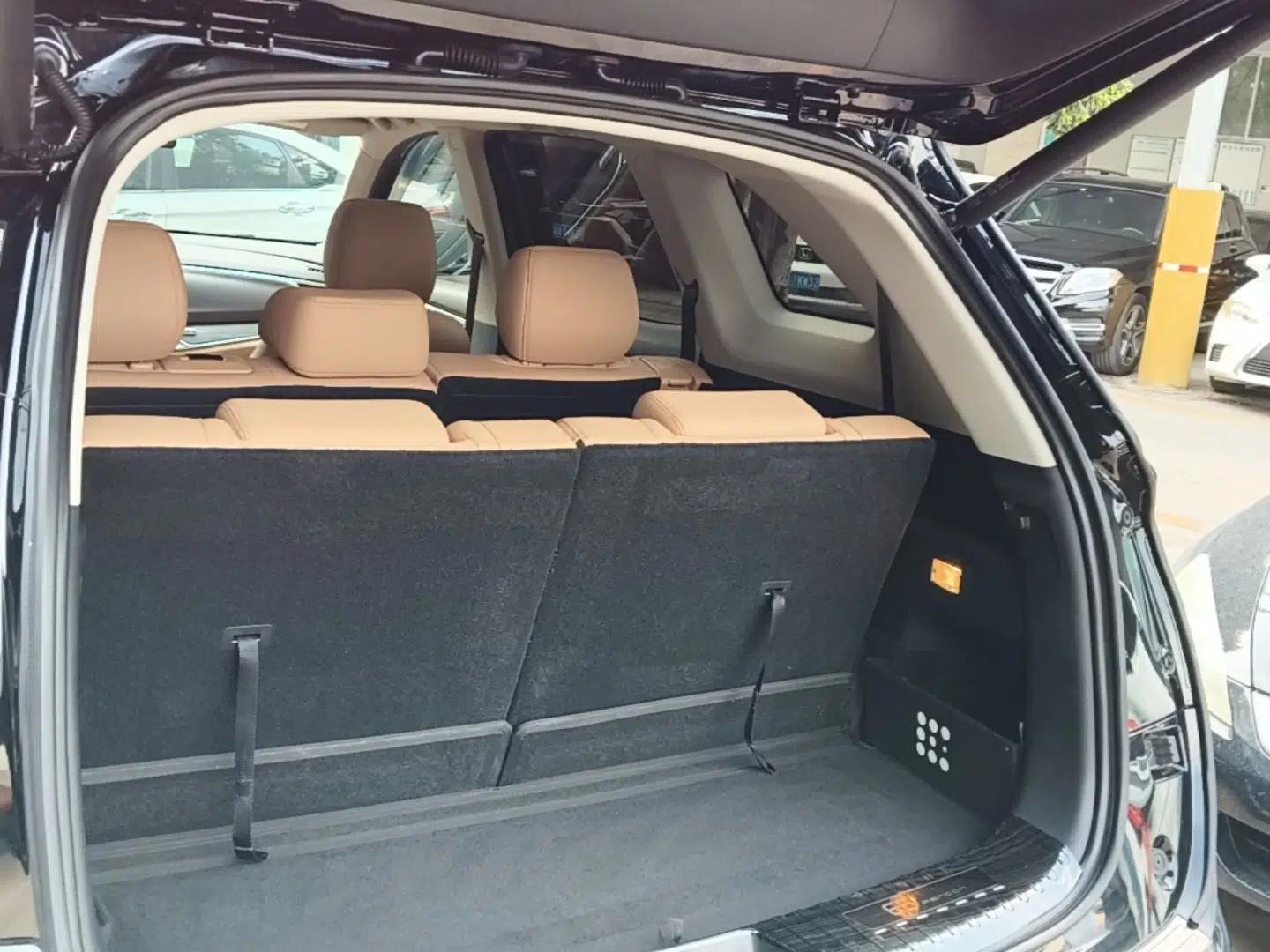 Landian E5 2024 Honor Edition 100KM Deluxe 7-Seater — миниатюра 32