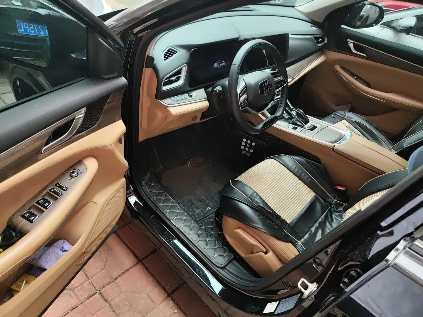 Landian E5 2023 1.5L DE-i 100KM Comfort Edition 7-Seater — миниатюра 18